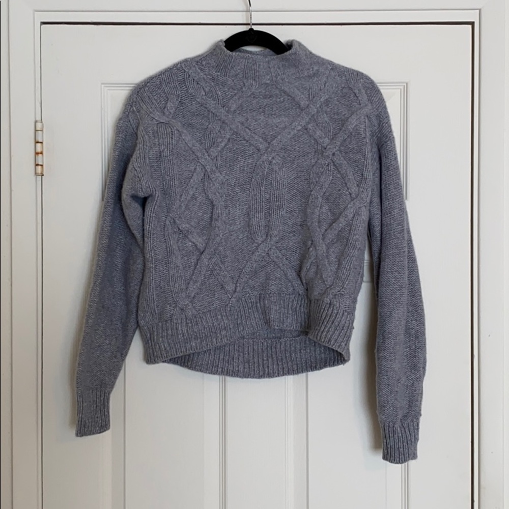 Everlane grey wool sweater. Mock neck. XS